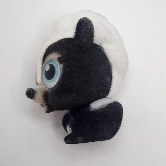 Disney Doorables Series 5 Special Edition "Flower" From Bambi Figurine - Picture 3 of 9